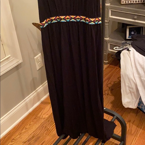 Maxi - Picture 2 of 4